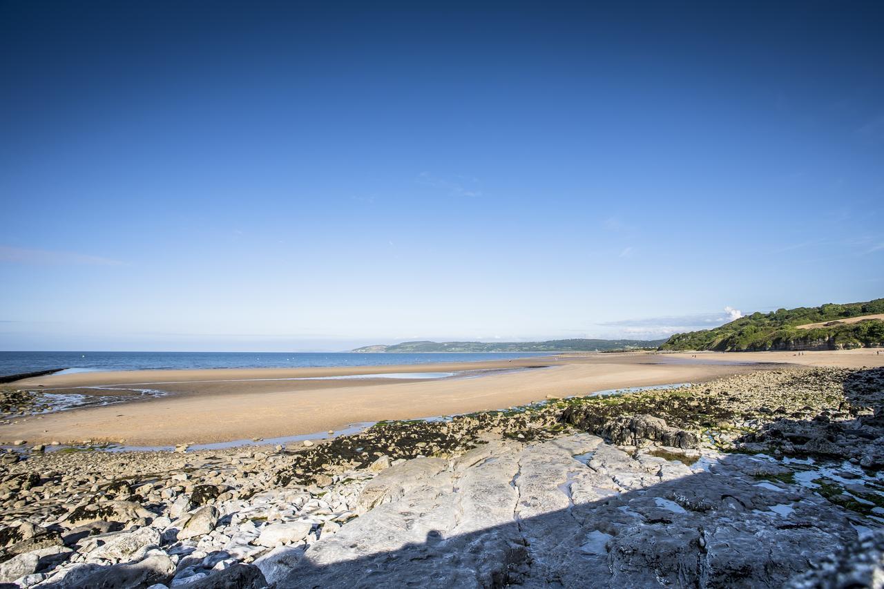 Waters Edge Holiday Apartments Benllech Exterior photo