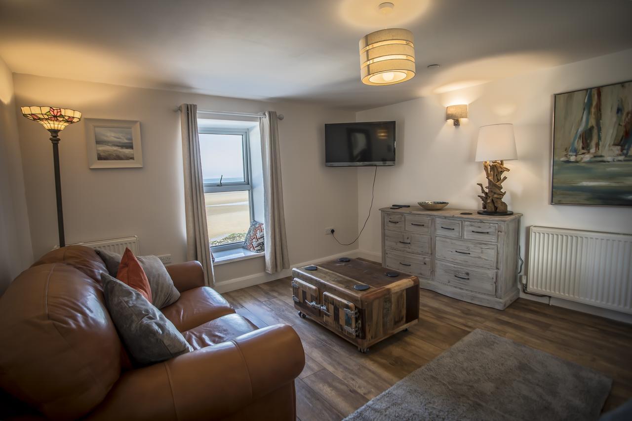 Waters Edge Holiday Apartments Benllech Room photo